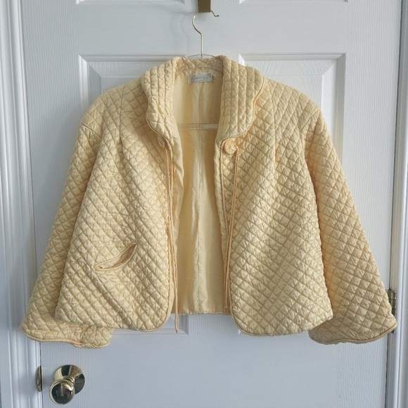 Vintage 1940s-50s Barbizon Quilted Dainty Puff Bed Jacket With Ties - Picture 1 of 12